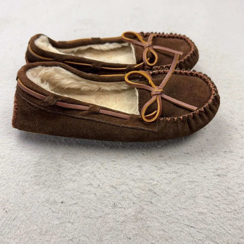 Minnetonka Slippers Kids Size 2 Brown Suede Faux Fur Lined Moccasins 4812